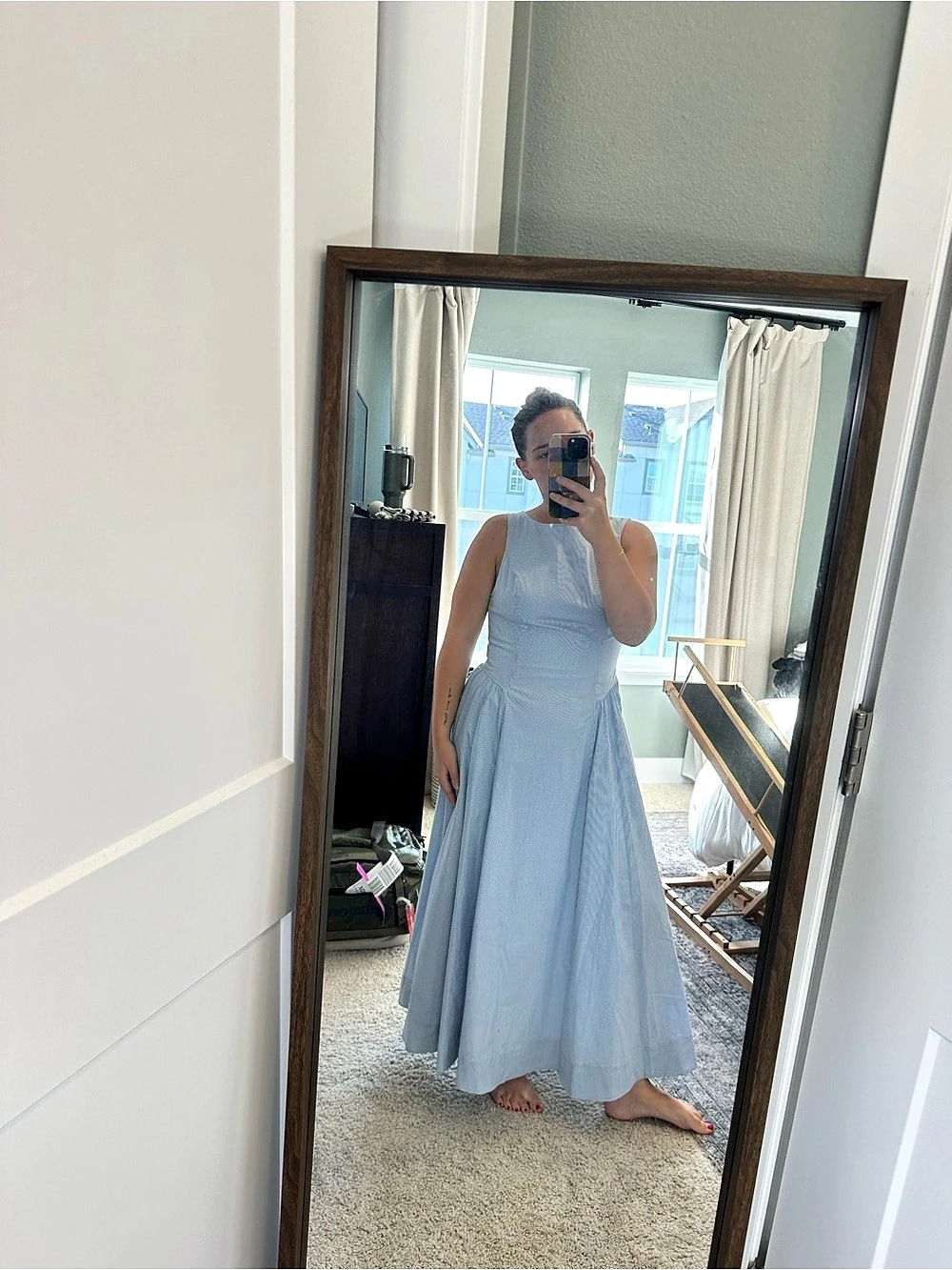 Aritzia Sleeveless Striped Drop-Waist Midi Dress Maxi Dress Blue. Size 10